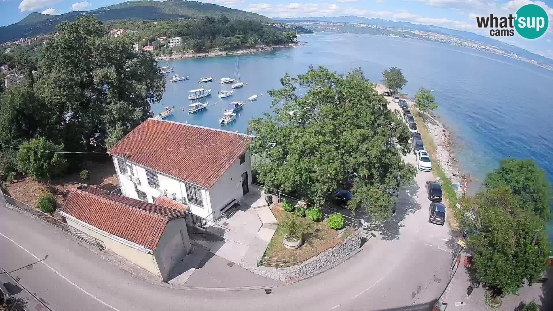 Web kamera luka Ika – Pogled uživo na luku i svjetla Opatije