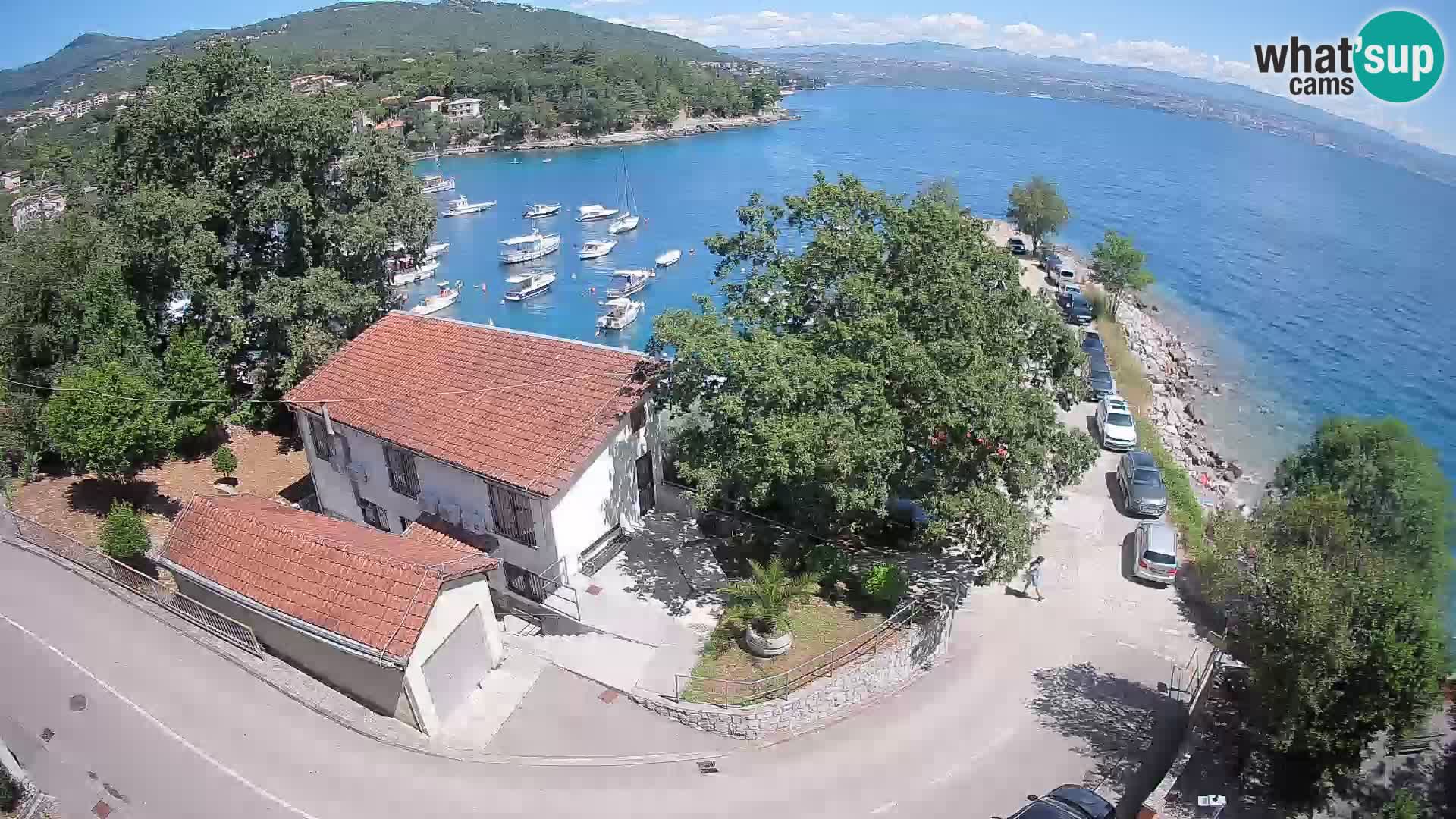 Web kamera luka Ika – Pogled uživo na luku i svjetla Opatije