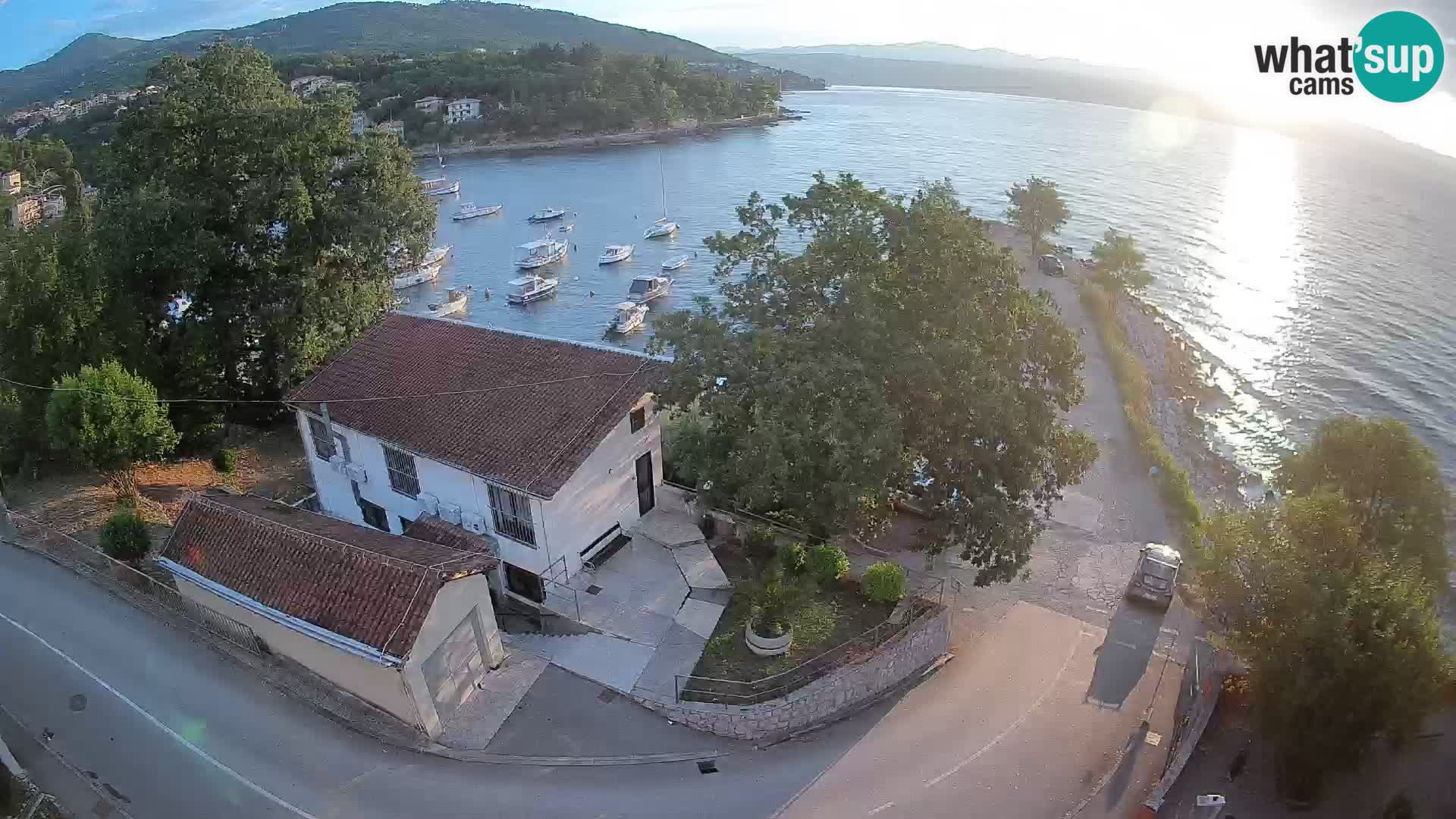 Ika Harbor Webcam – LIVE View of the Harbor and Opatija Lights