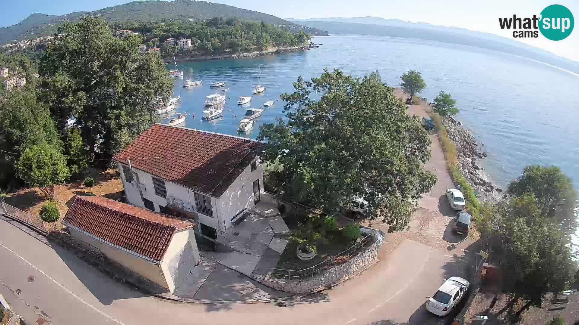 Spletna kamera pristanišče Ika – Pogled v živo na pristanišče in luči Opatije