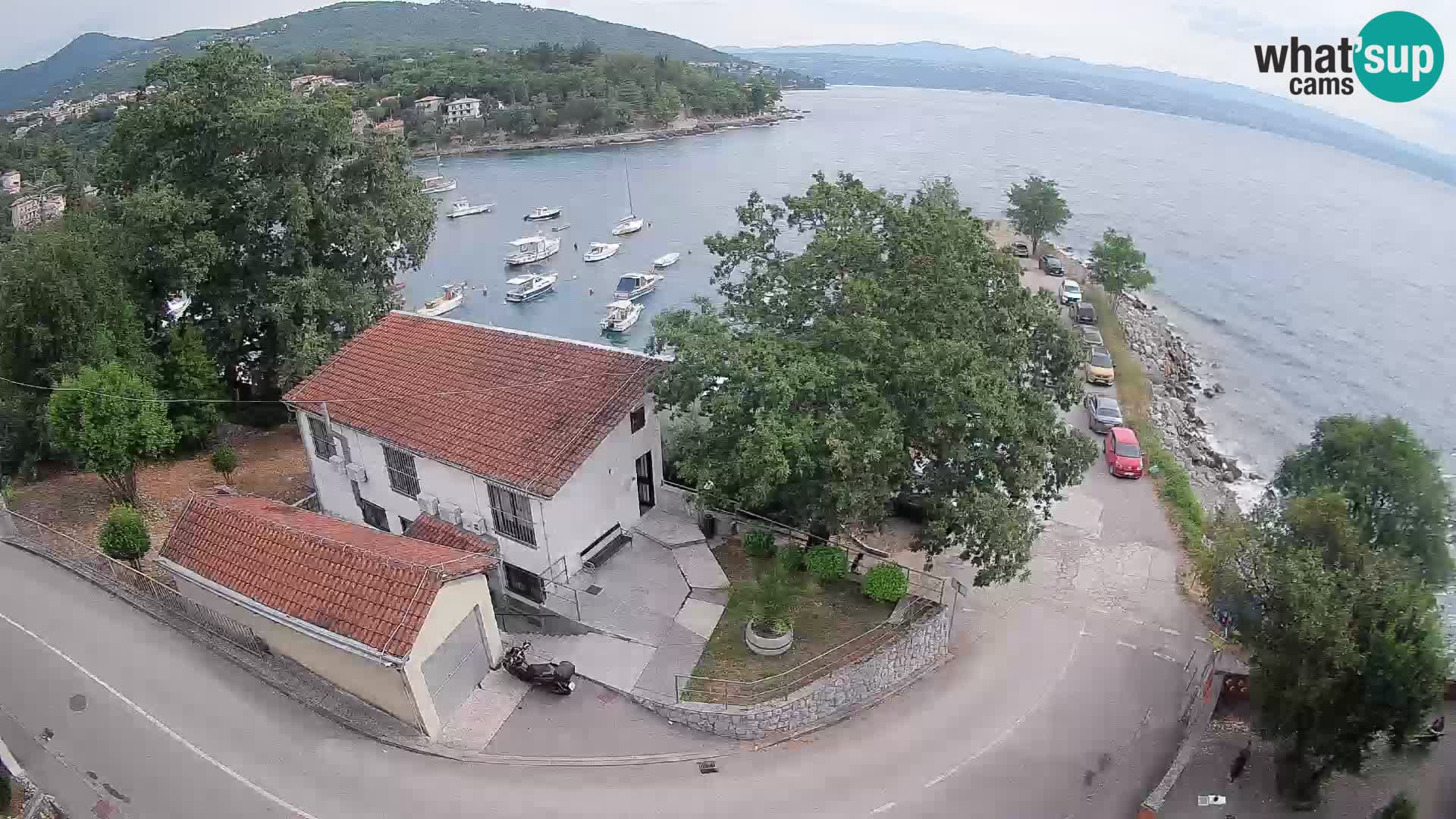 Web kamera luka Ika – Pogled uživo na luku i svjetla Opatije