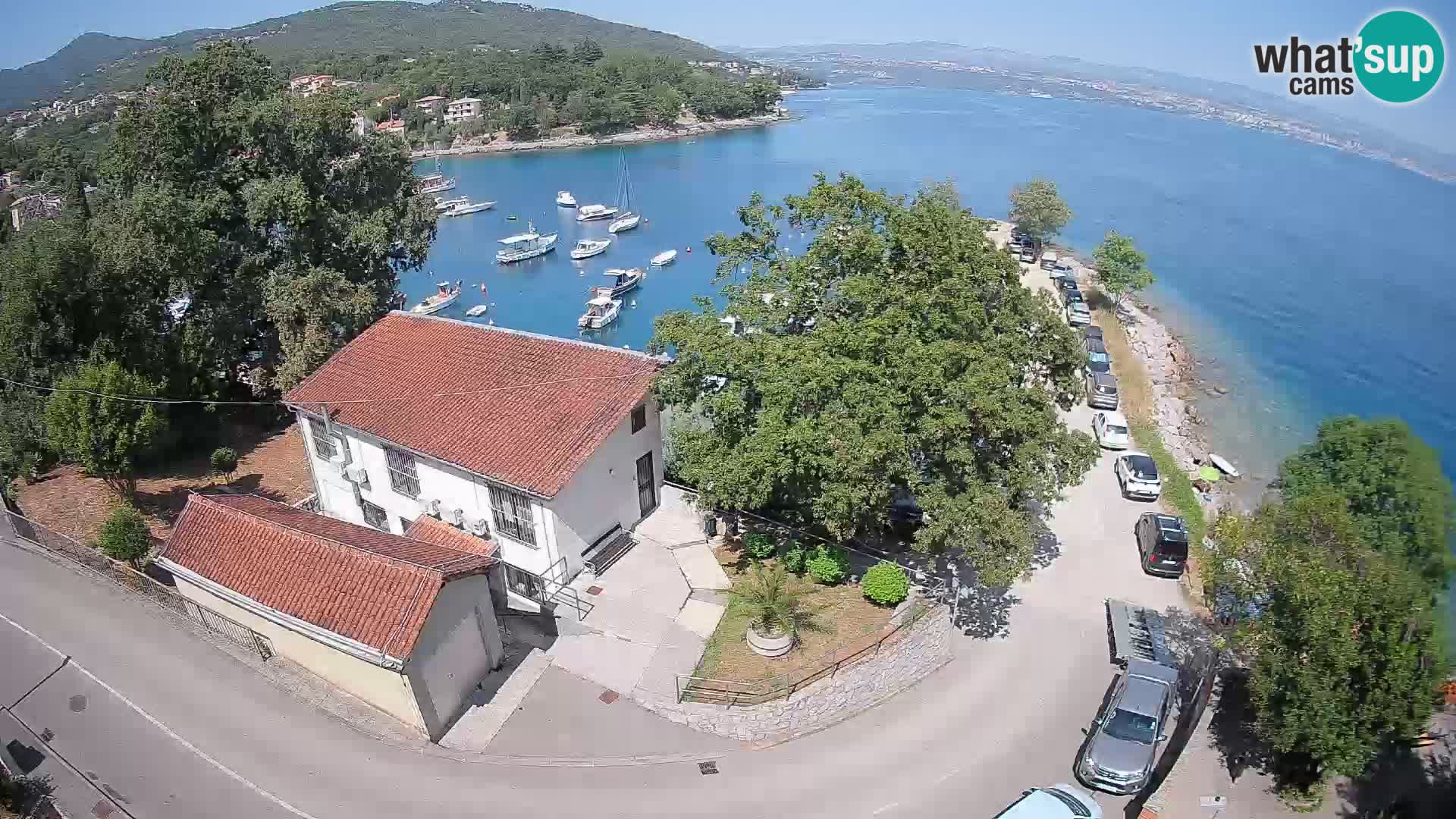 Web kamera luka Ika – Pogled uživo na luku i svjetla Opatije