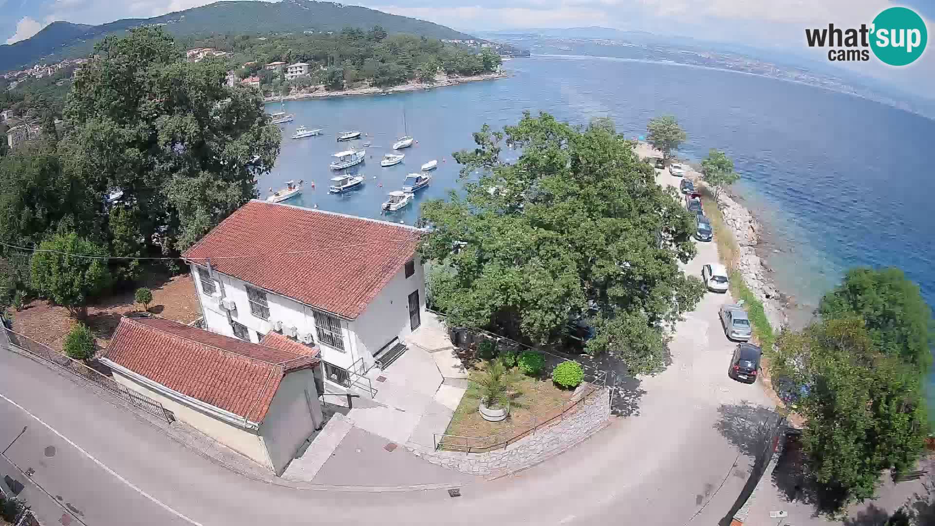 Spletna kamera pristanišče Ika – Pogled v živo na pristanišče in luči Opatije