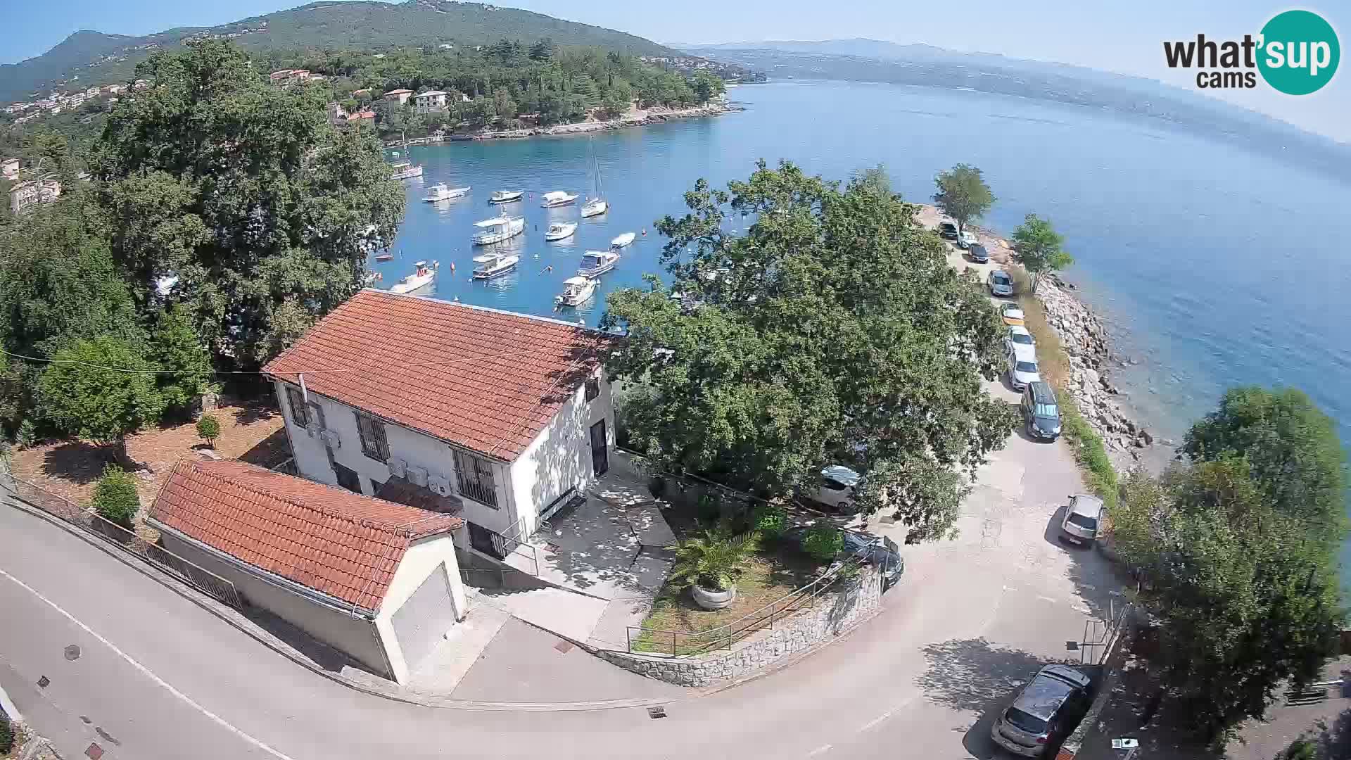 Web kamera luka Ika – Pogled uživo na luku i svjetla Opatije