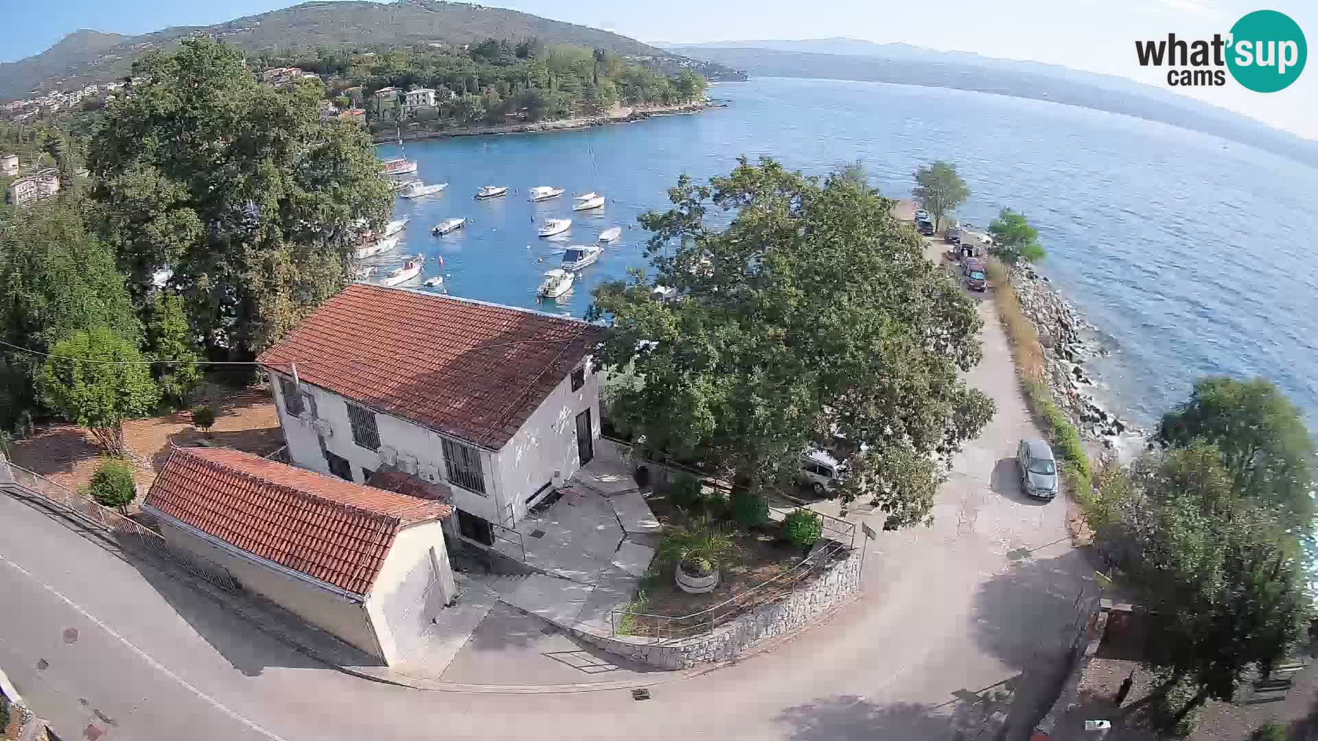 Spletna kamera pristanišče Ika – Pogled v živo na pristanišče in luči Opatije