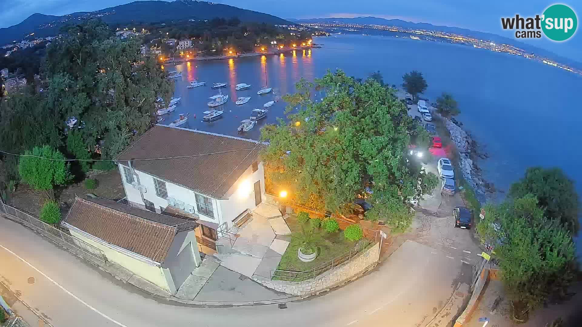 Ika Harbor Webcam – LIVE View of the Harbor and Opatija Lights