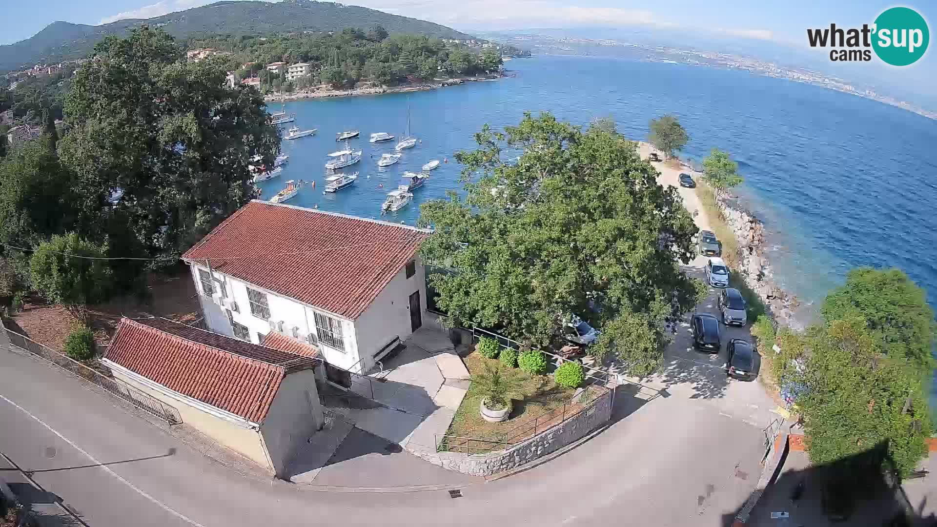 Spletna kamera pristanišče Ika – Pogled v živo na pristanišče in luči Opatije