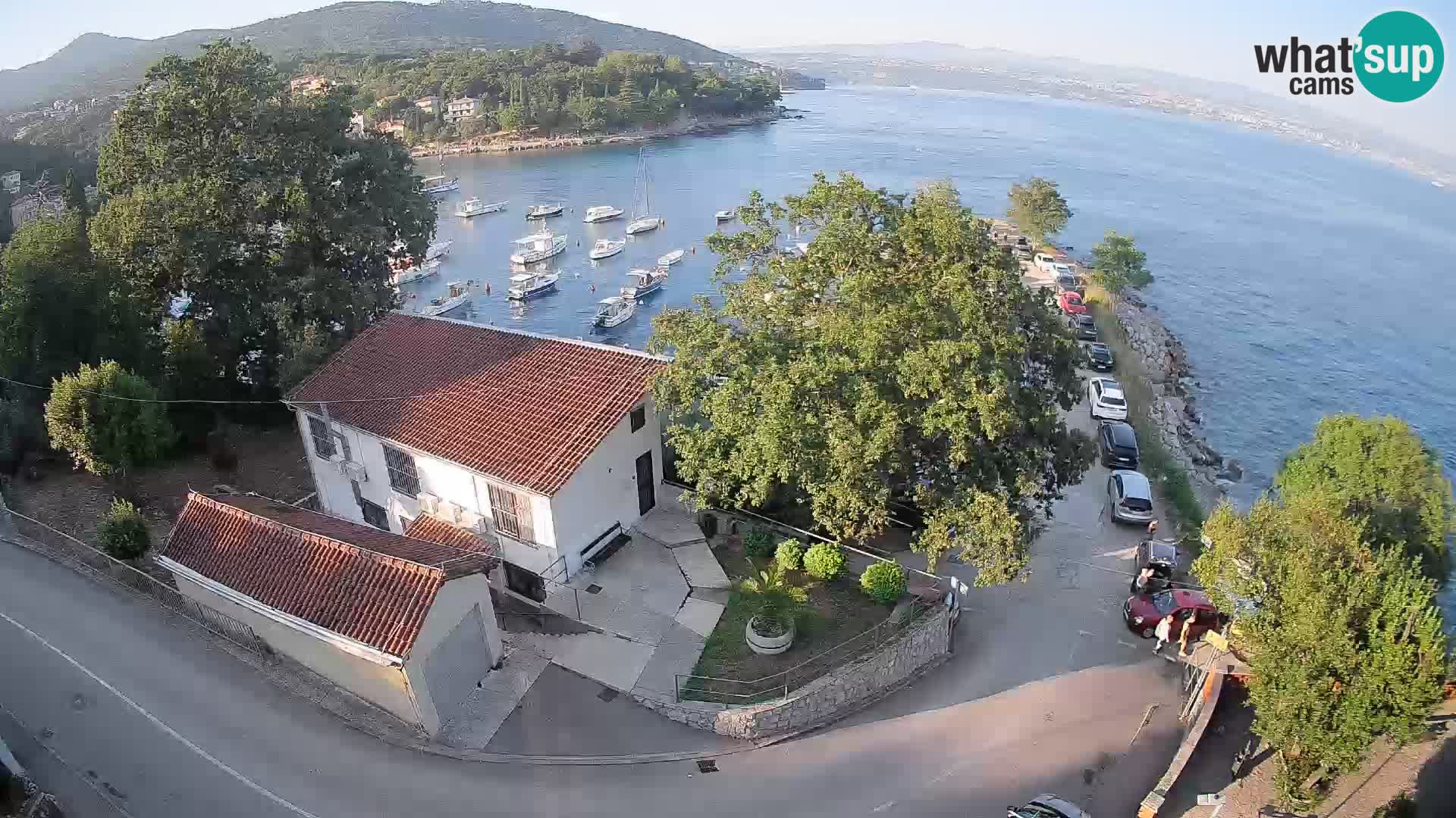 Web kamera luka Ika – Pogled uživo na luku i svjetla Opatije