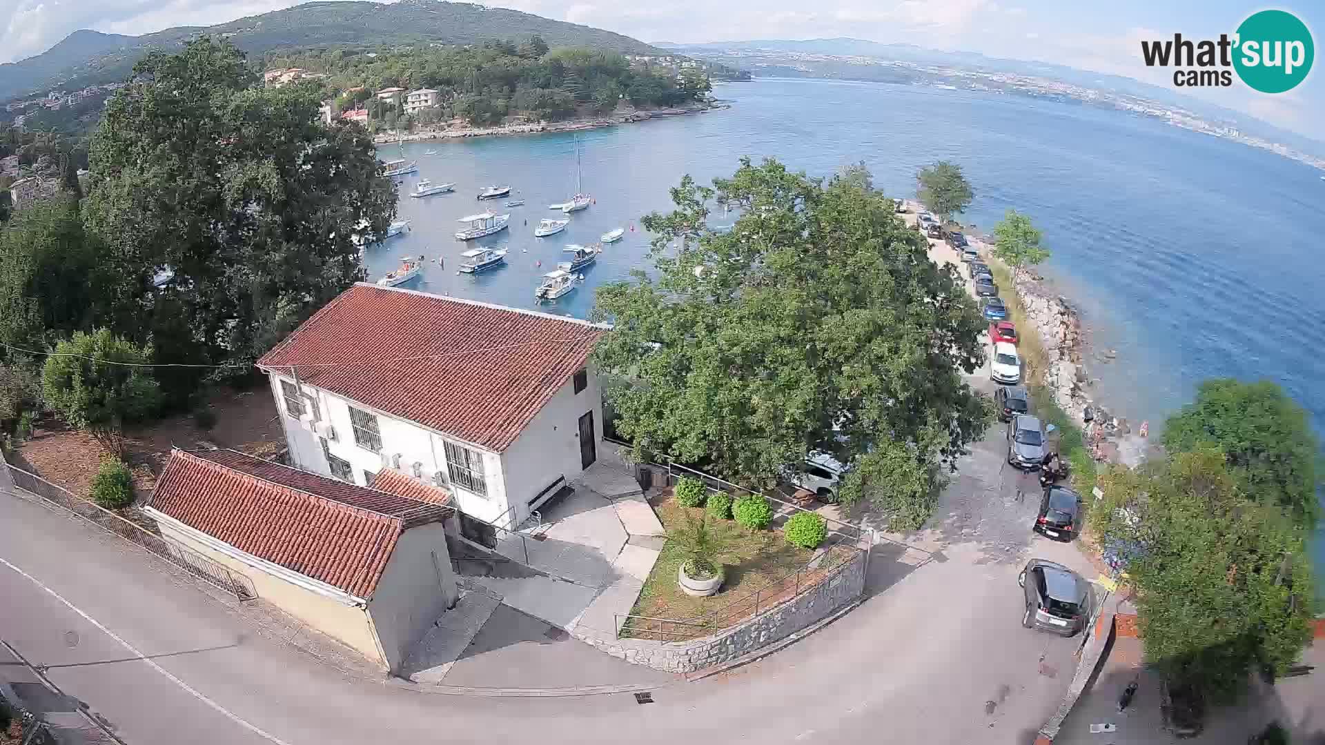 Spletna kamera pristanišče Ika – Pogled v živo na pristanišče in luči Opatije