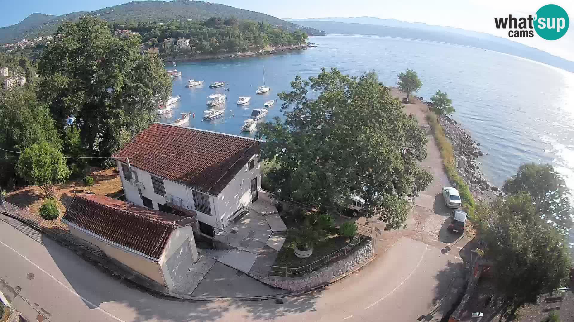 Spletna kamera pristanišče Ika – Pogled v živo na pristanišče in luči Opatije