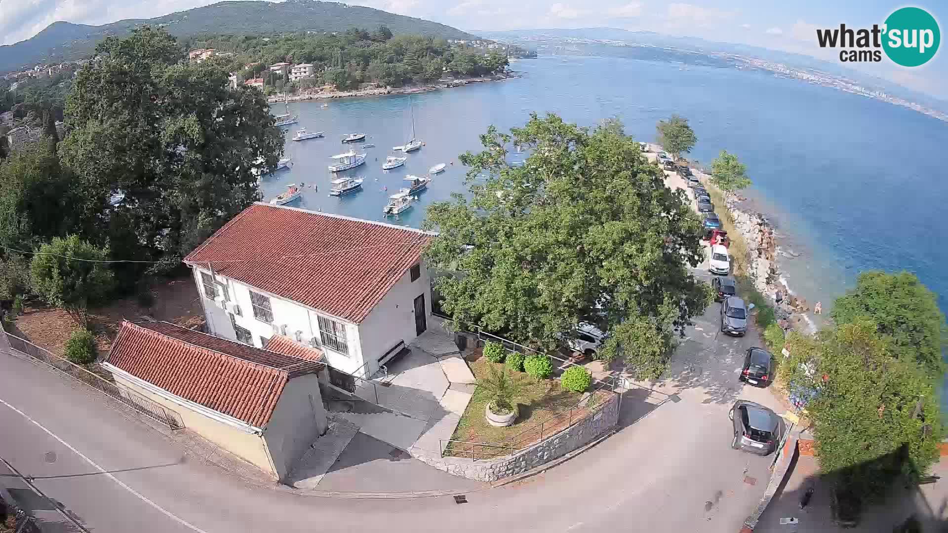 Web kamera luka Ika – Pogled uživo na luku i svjetla Opatije