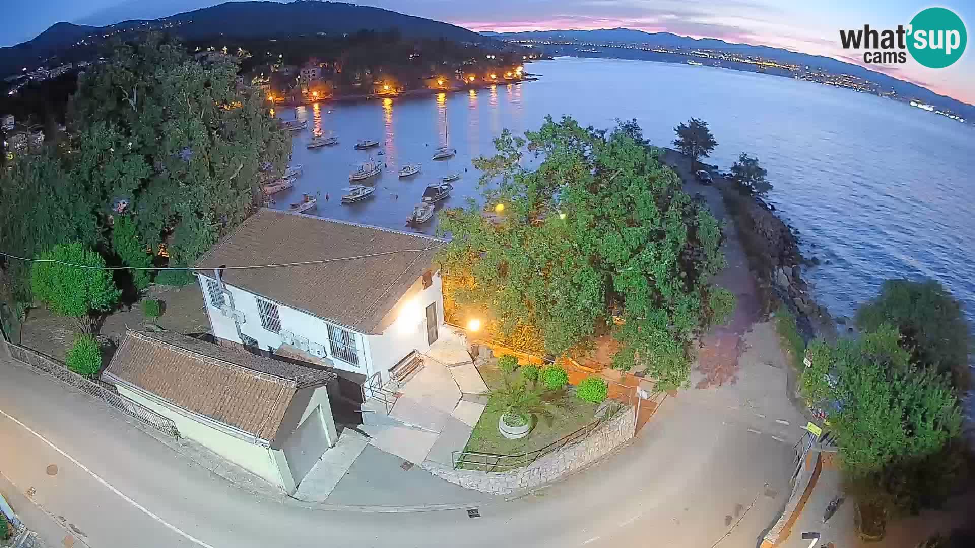 Ika Harbor Webcam – LIVE View of the Harbor and Opatija Lights