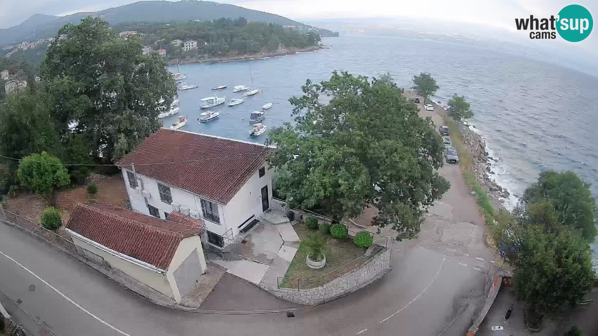 Web kamera luka Ika – Pogled uživo na luku i svjetla Opatije
