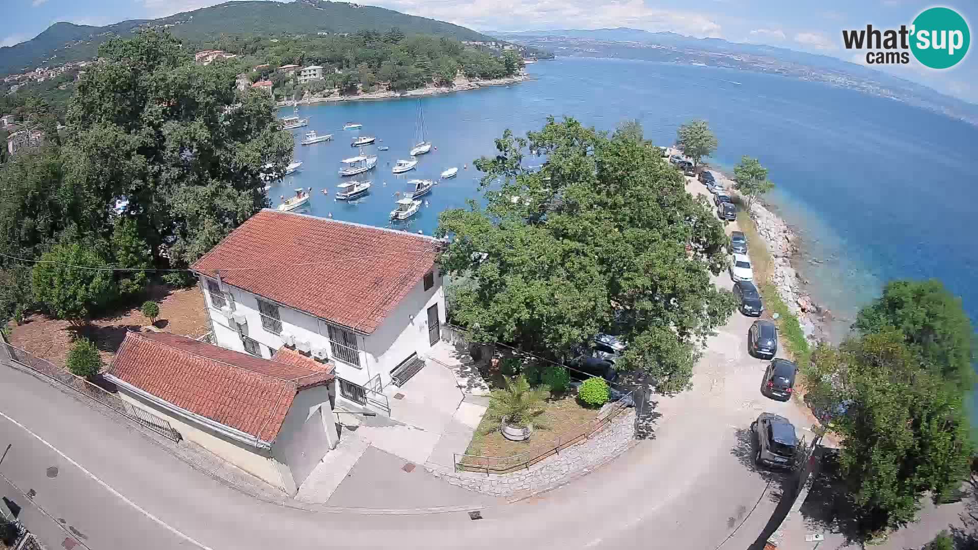 Web kamera luka Ika – Pogled uživo na luku i svjetla Opatije