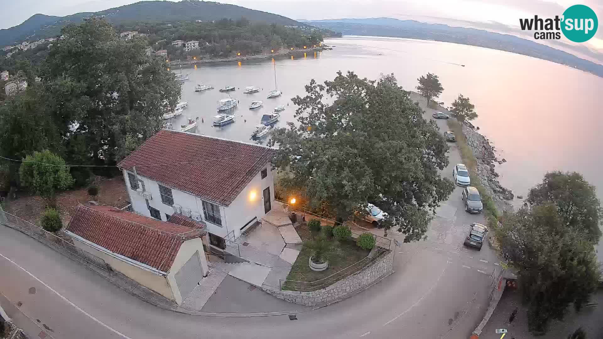 Ika Harbor Webcam – LIVE View of the Harbor and Opatija Lights