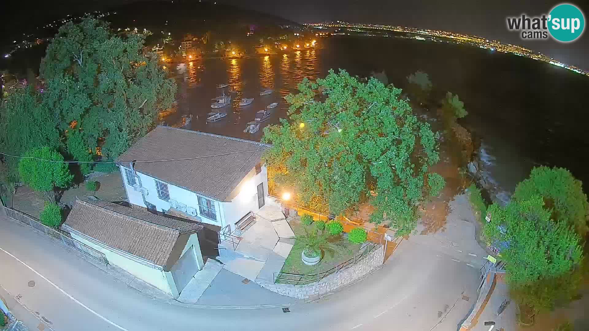 Ika Harbor Webcam – LIVE View of the Harbor and Opatija Lights