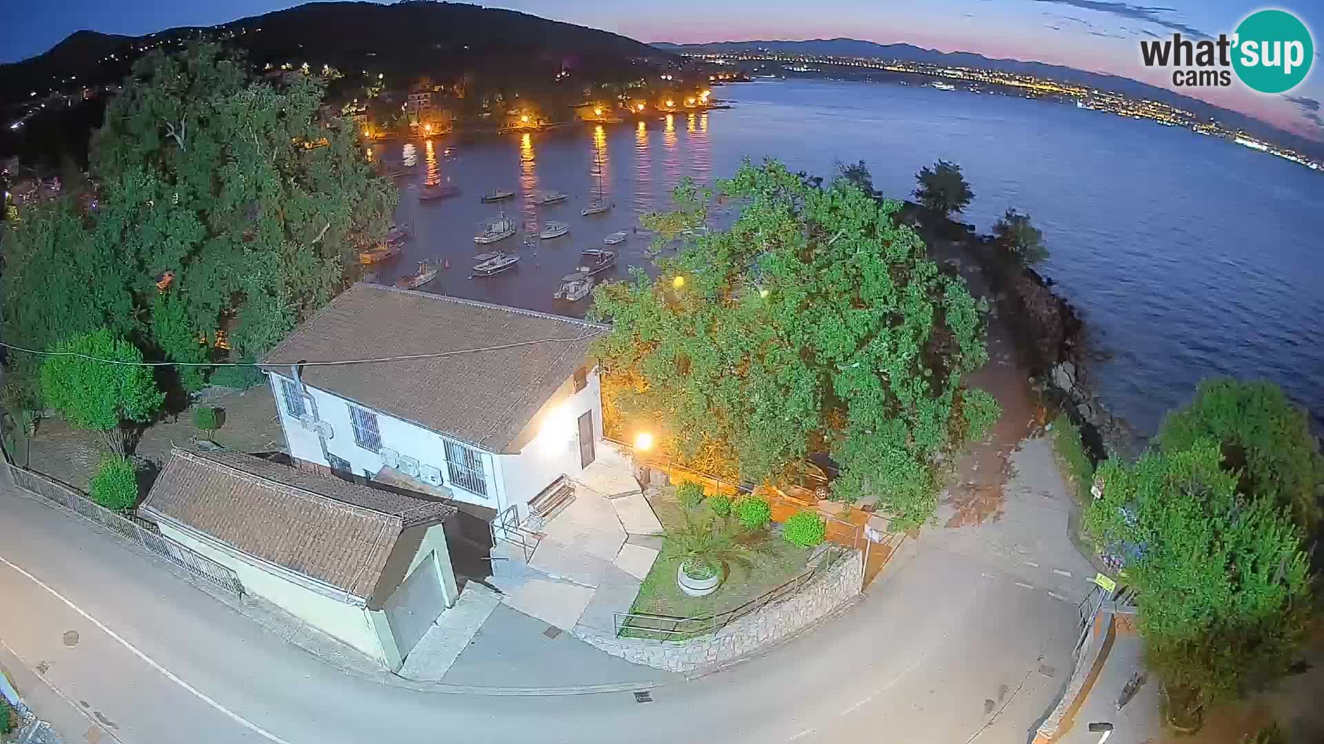 Ika Harbor Webcam – LIVE View of the Harbor and Opatija Lights