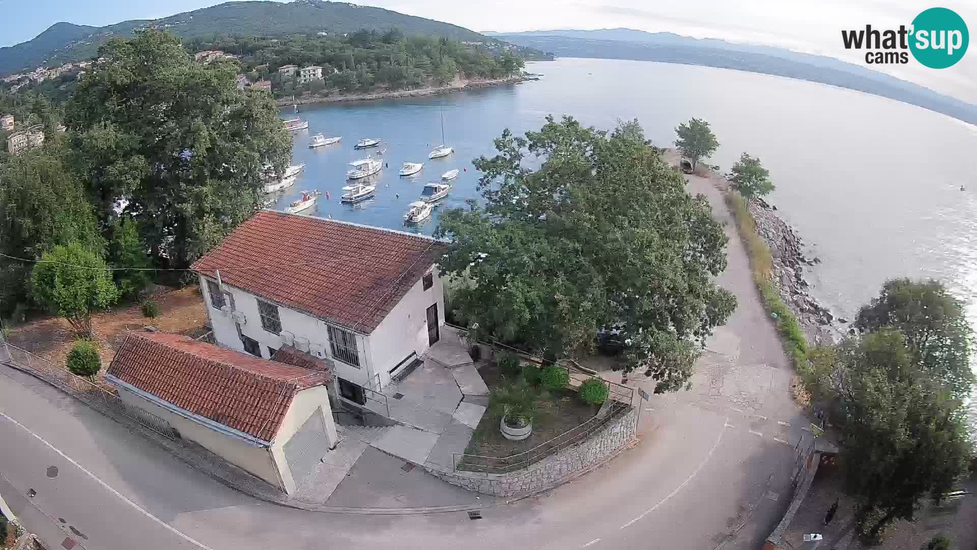 Web kamera luka Ika – Pogled uživo na luku i svjetla Opatije