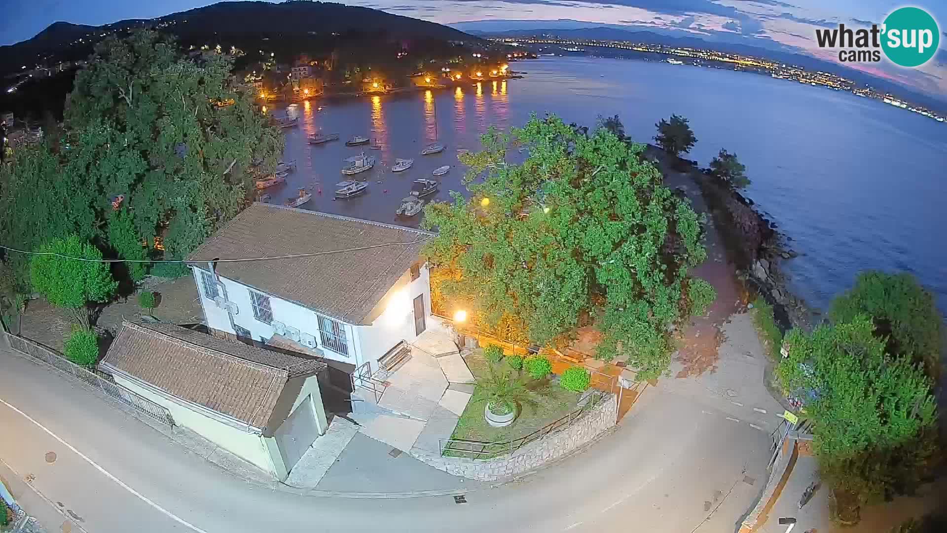 Ika Harbor Webcam – LIVE View of the Harbor and Opatija Lights