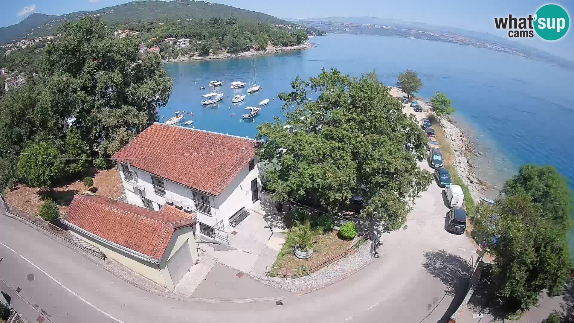 Web kamera luka Ika – Pogled uživo na luku i svjetla Opatije