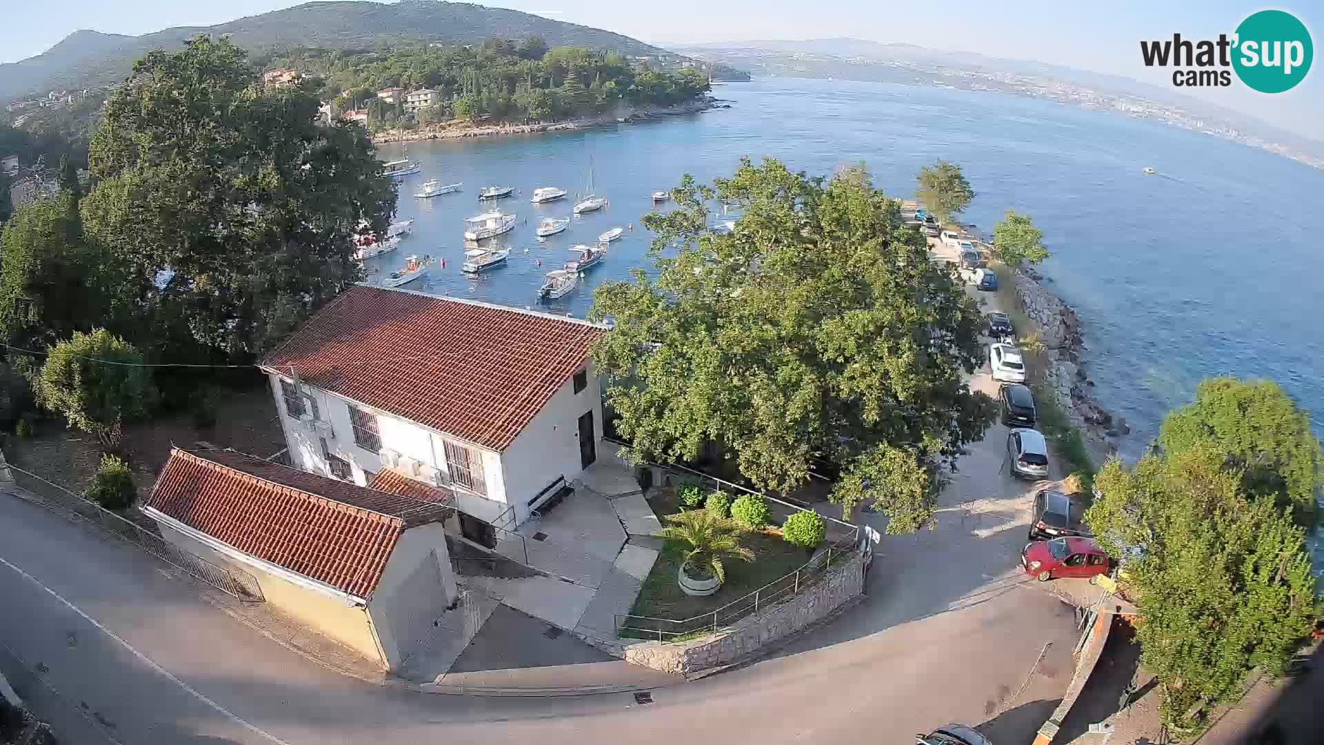 Web kamera luka Ika – Pogled uživo na luku i svjetla Opatije