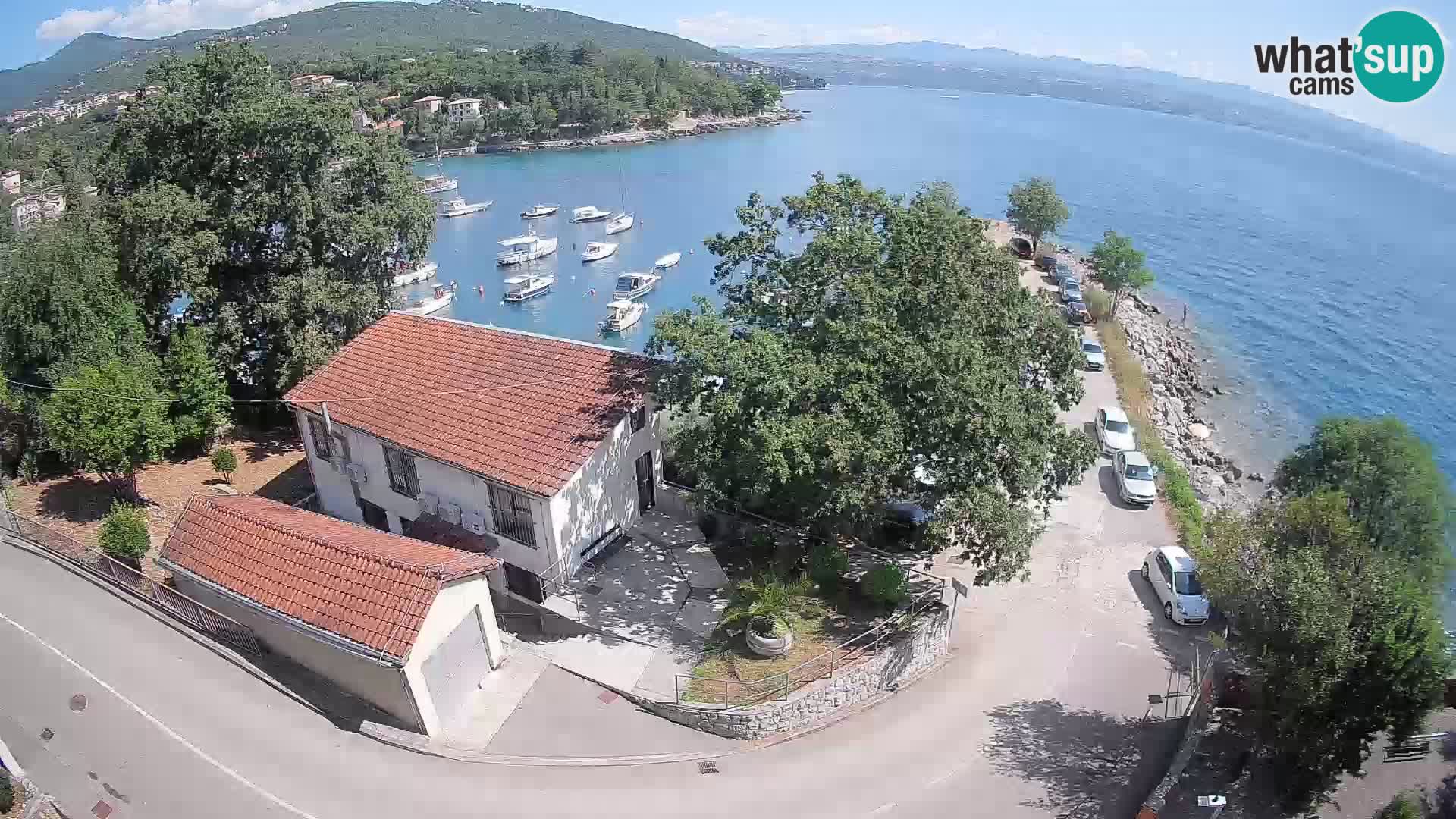 Spletna kamera pristanišče Ika – Pogled v živo na pristanišče in luči Opatije
