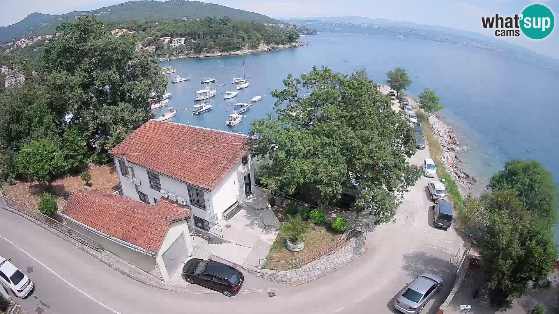 Web kamera luka Ika – Pogled uživo na luku i svjetla Opatije