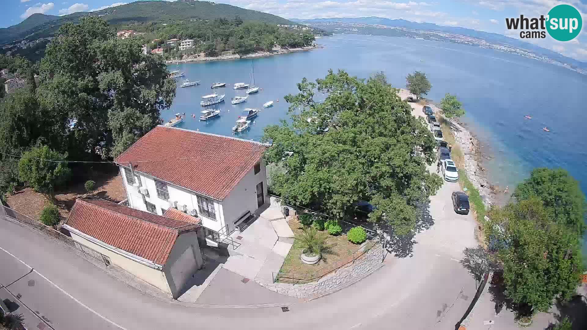 Web kamera luka Ika – Pogled uživo na luku i svjetla Opatije