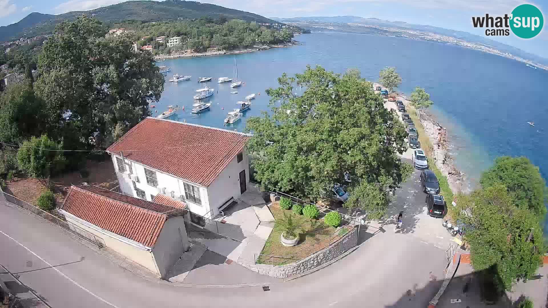 Web kamera luka Ika – Pogled uživo na luku i svjetla Opatije