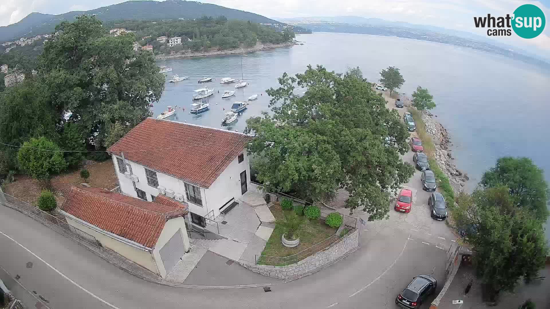 Web kamera luka Ika – Pogled uživo na luku i svjetla Opatije
