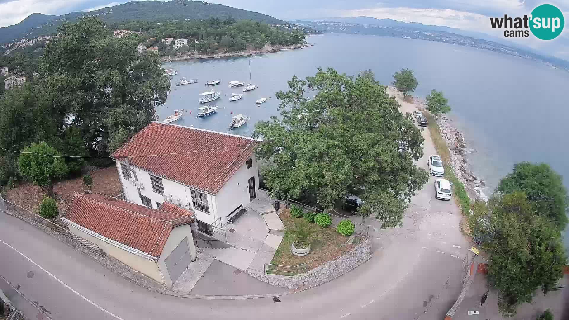 Web kamera luka Ika – Pogled uživo na luku i svjetla Opatije
