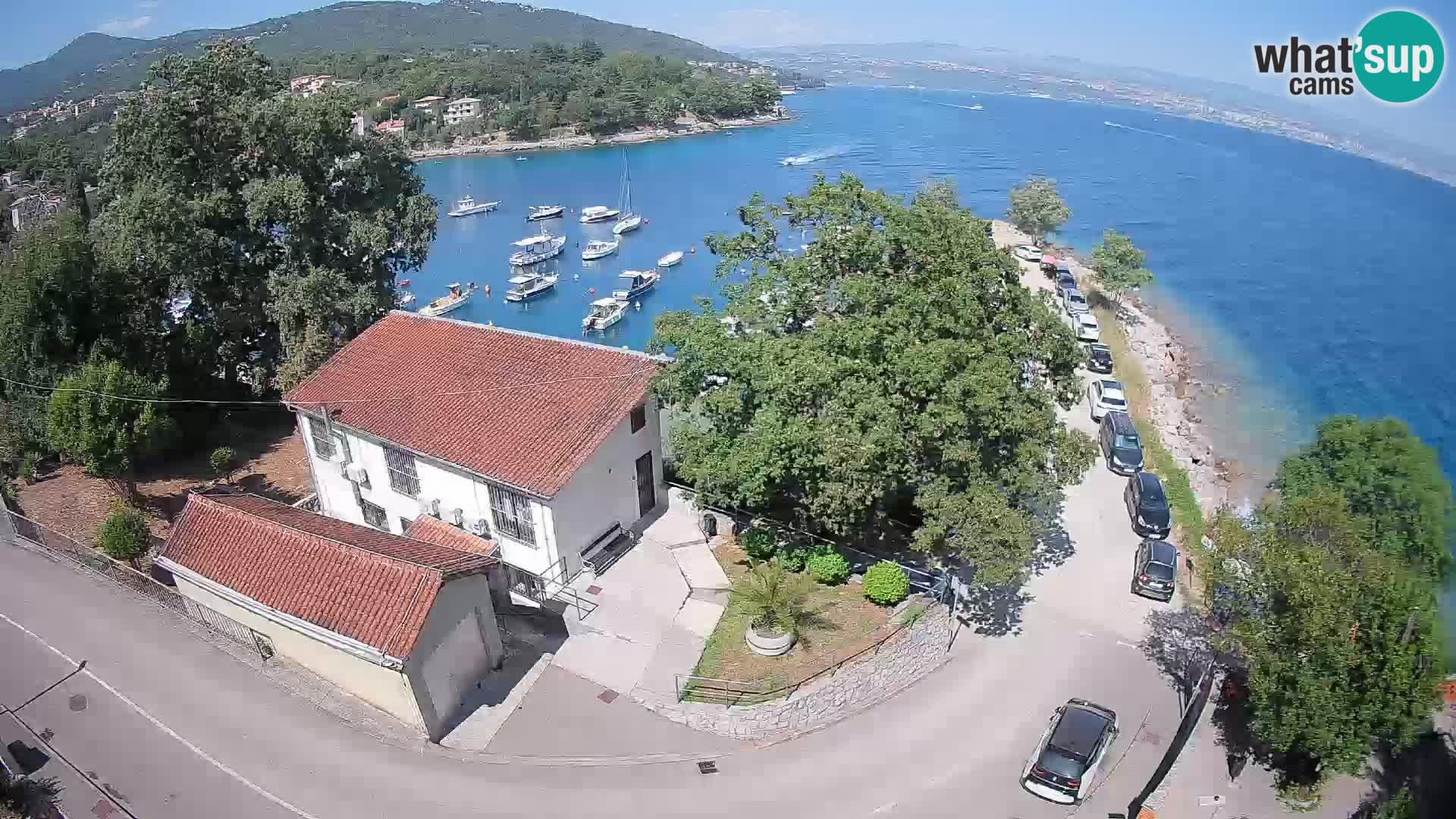 Web kamera luka Ika – Pogled uživo na luku i svjetla Opatije