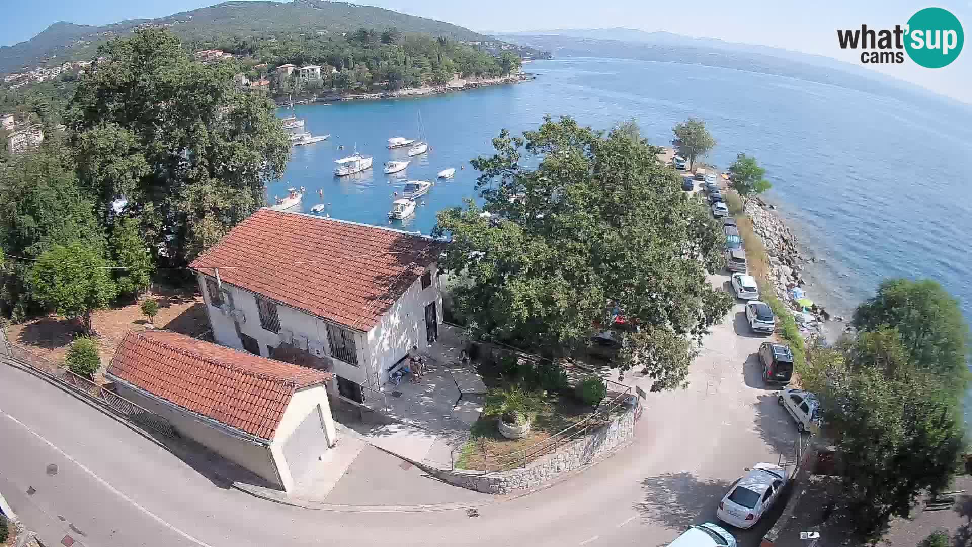 Web kamera luka Ika – Pogled uživo na luku i svjetla Opatije