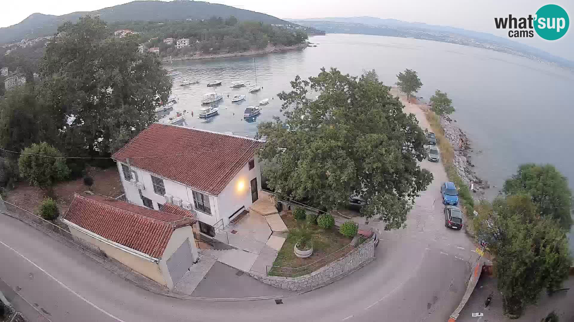 Web kamera luka Ika – Pogled uživo na luku i svjetla Opatije