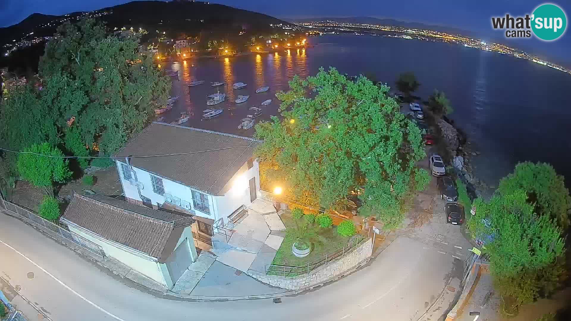 Ika Harbor Webcam – LIVE View of the Harbor and Opatija Lights