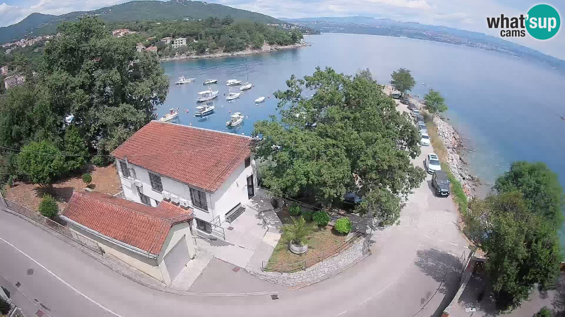 Web kamera luka Ika – Pogled uživo na luku i svjetla Opatije