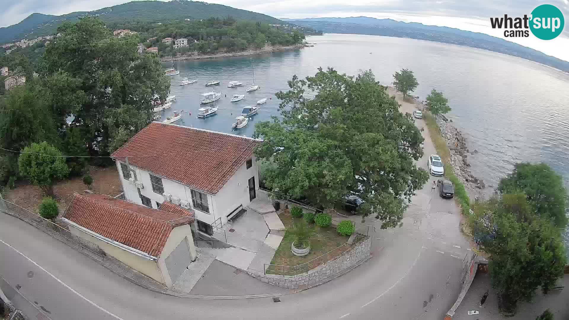 Web kamera luka Ika – Pogled uživo na luku i svjetla Opatije