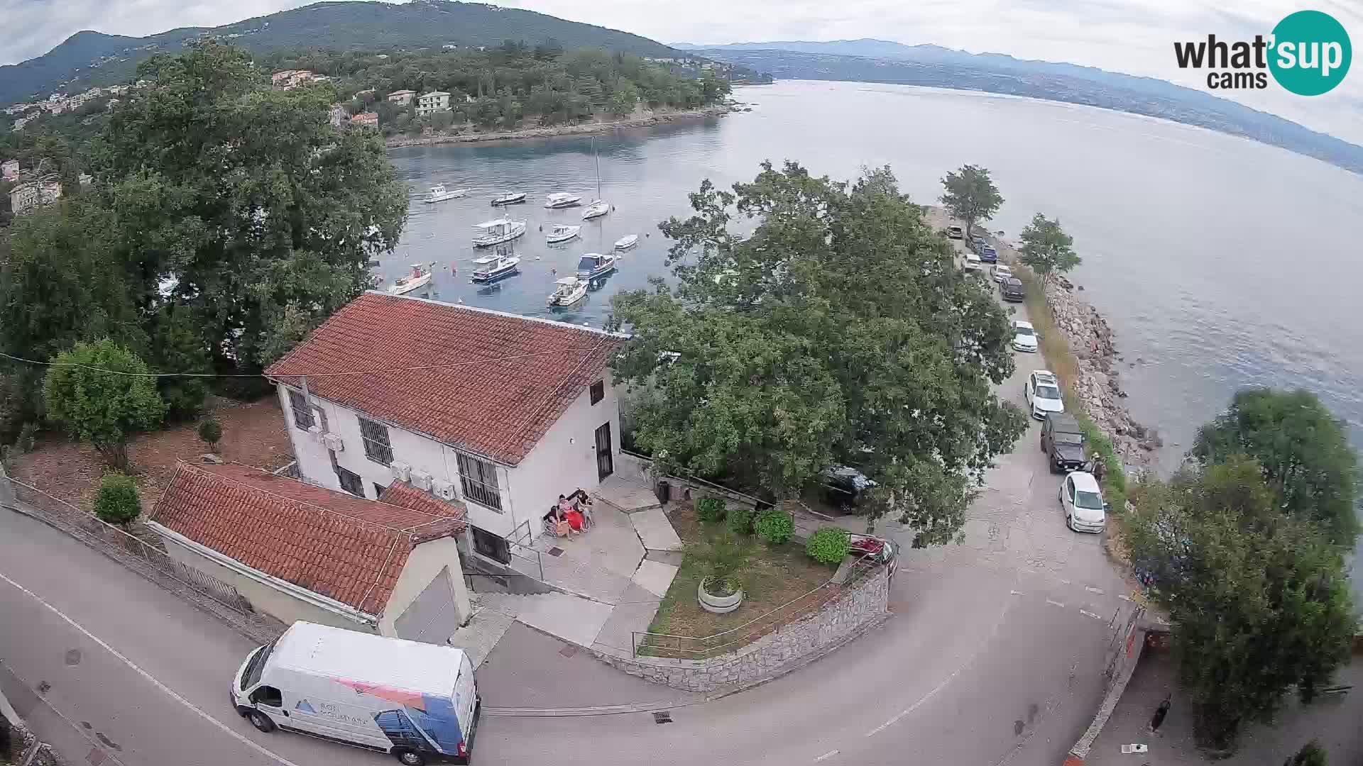 Web kamera luka Ika – Pogled uživo na luku i svjetla Opatije