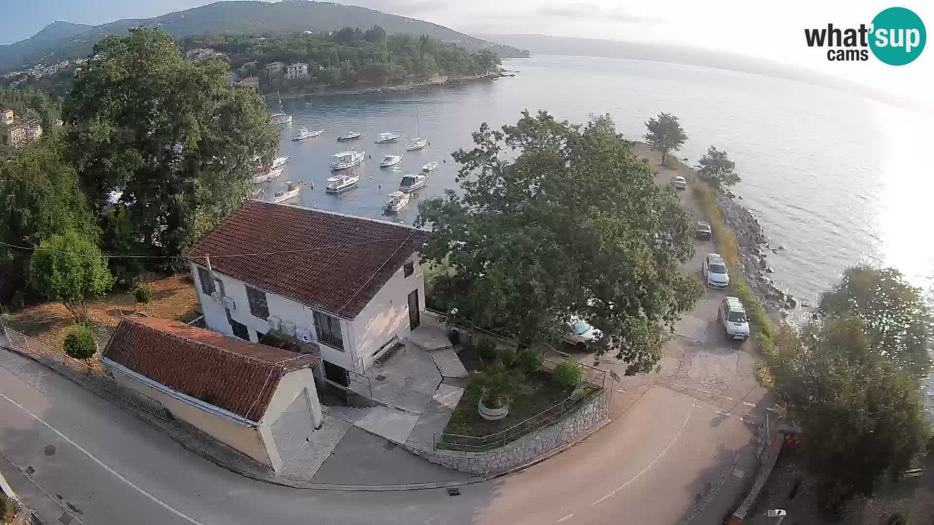 Web kamera luka Ika – Pogled uživo na luku i svjetla Opatije