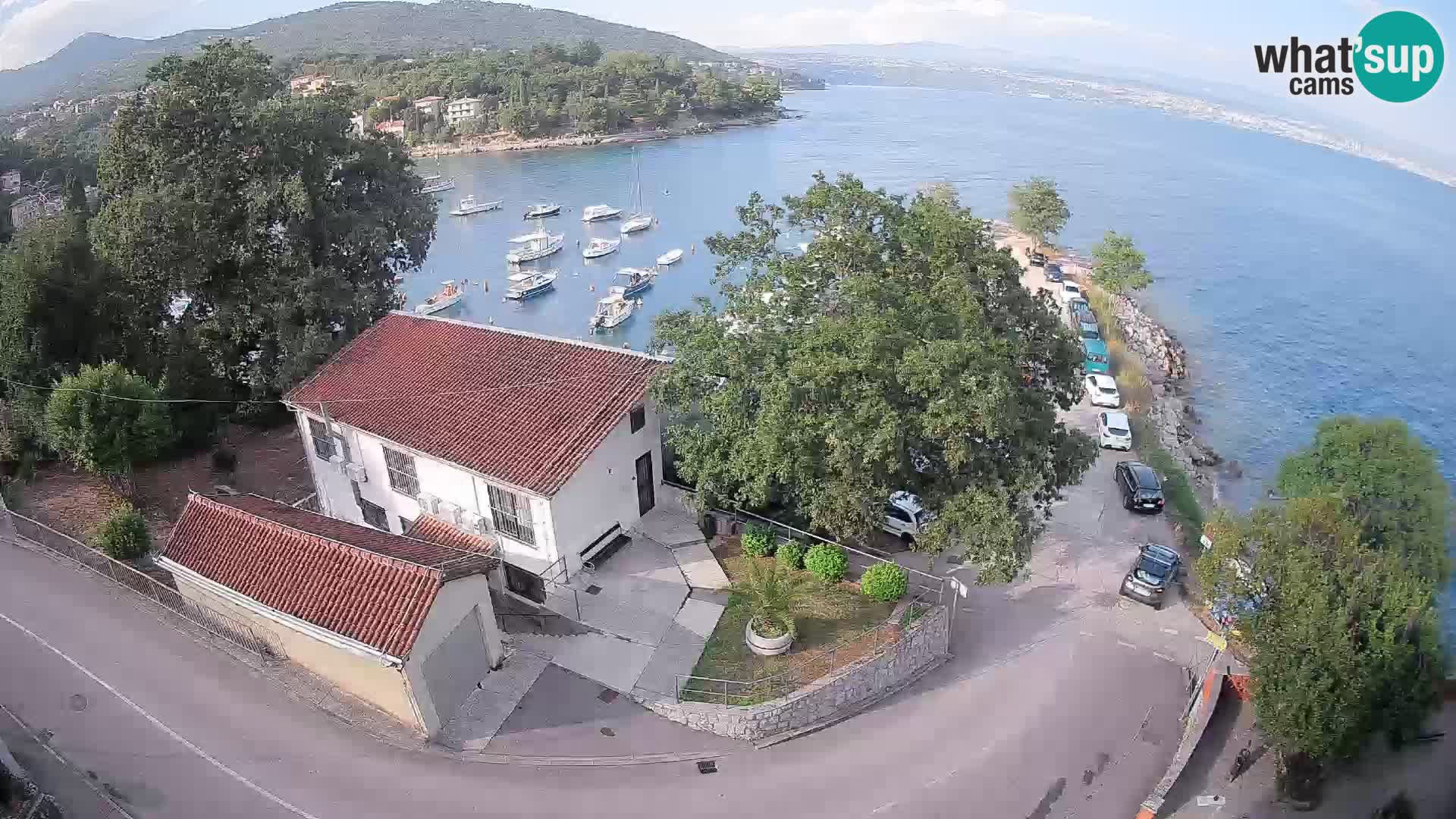 Web kamera luka Ika – Pogled uživo na luku i svjetla Opatije