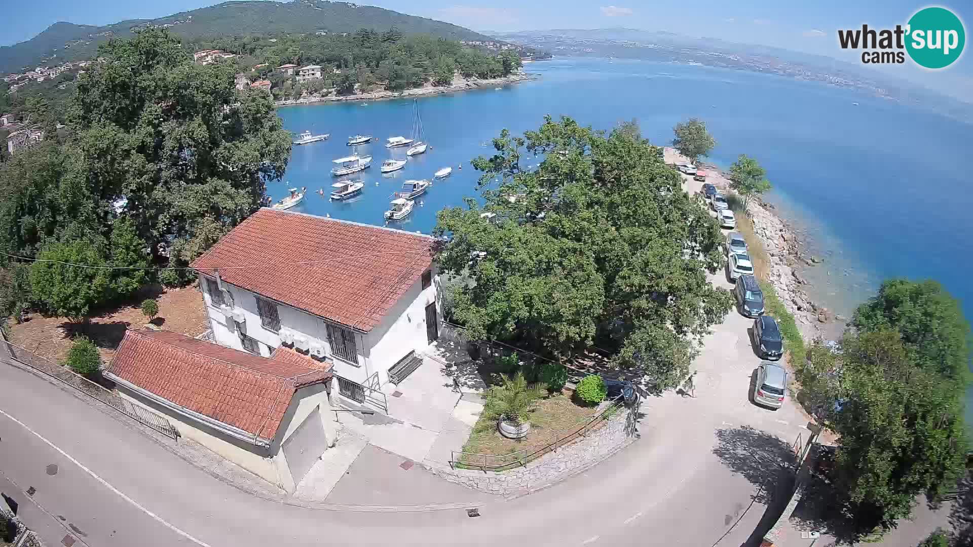 Web kamera luka Ika – Pogled uživo na luku i svjetla Opatije