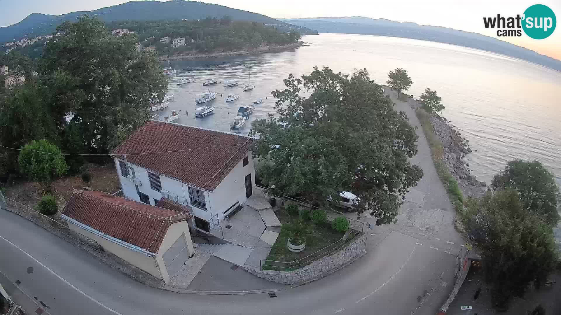Ika Harbor Webcam – LIVE View of the Harbor and Opatija Lights
