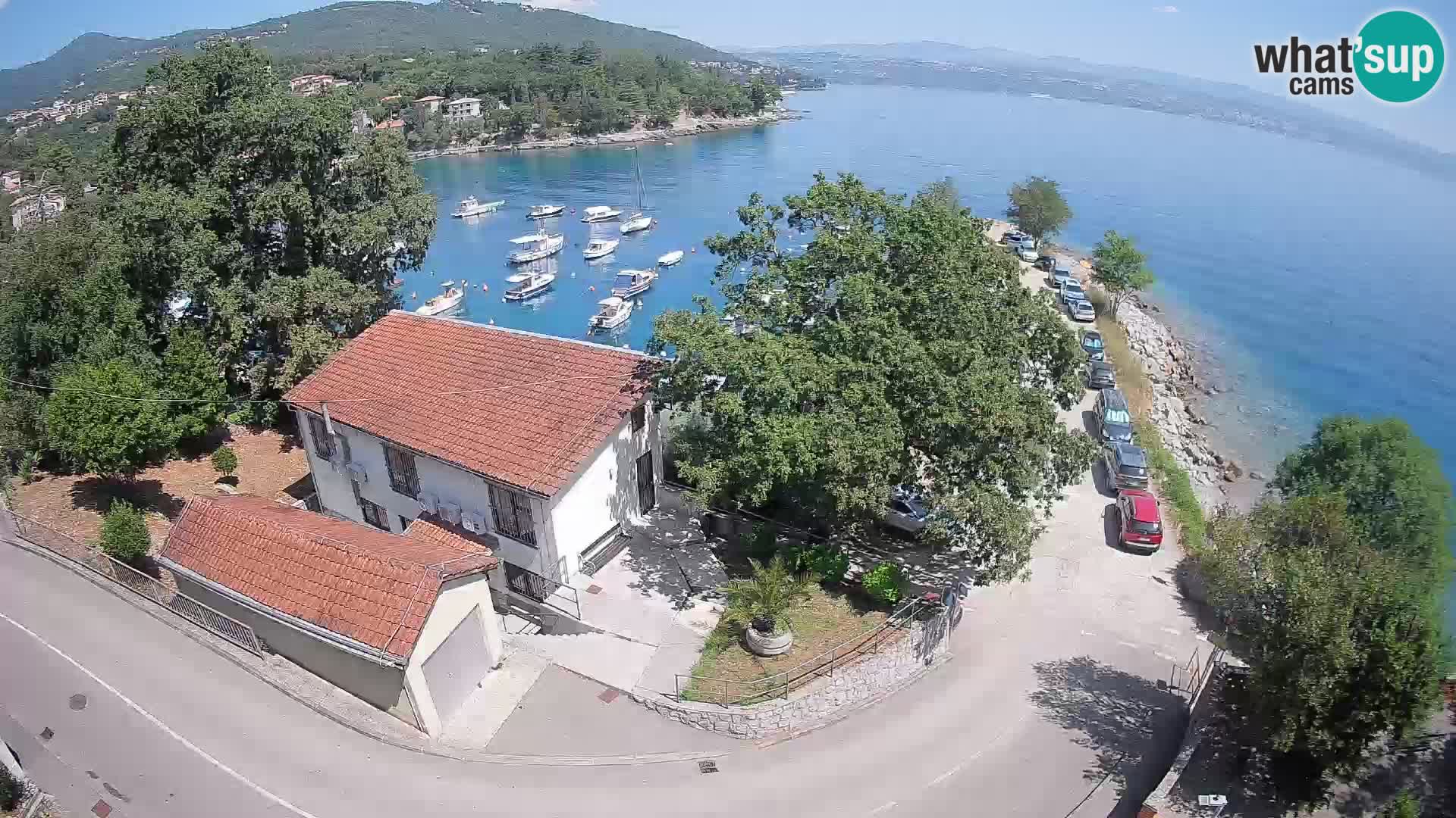 Web kamera luka Ika – Pogled uživo na luku i svjetla Opatije