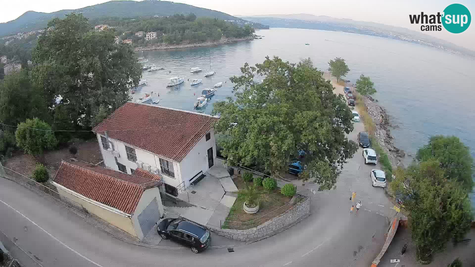 Web kamera luka Ika – Pogled uživo na luku i svjetla Opatije