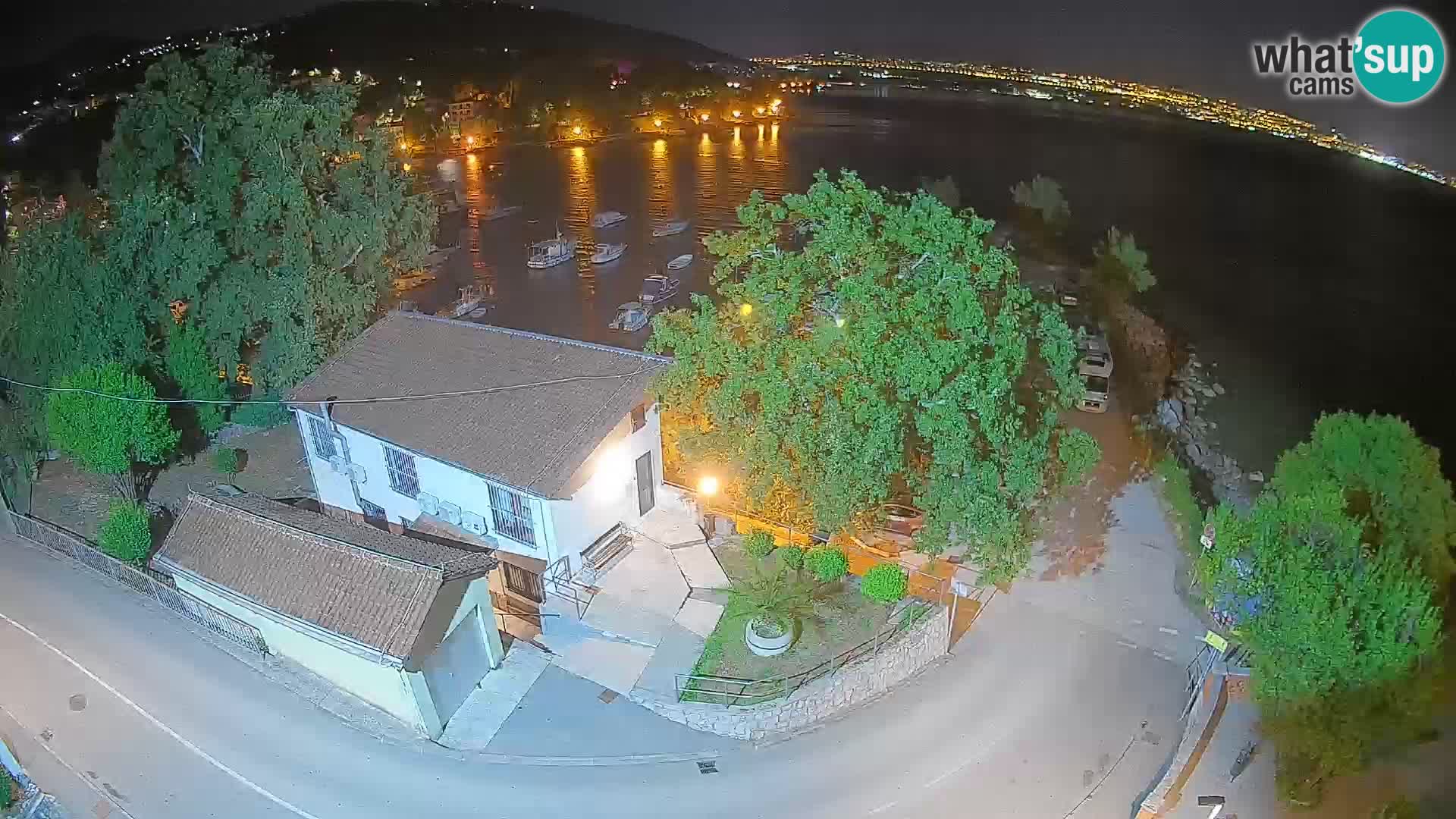 Ika Harbor Webcam – LIVE View of the Harbor and Opatija Lights