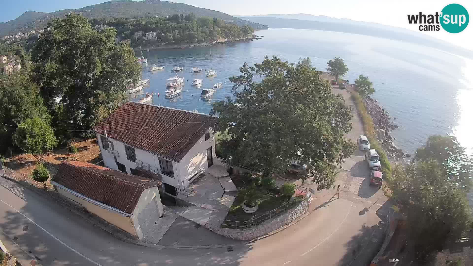 Spletna kamera pristanišče Ika – Pogled v živo na pristanišče in luči Opatije