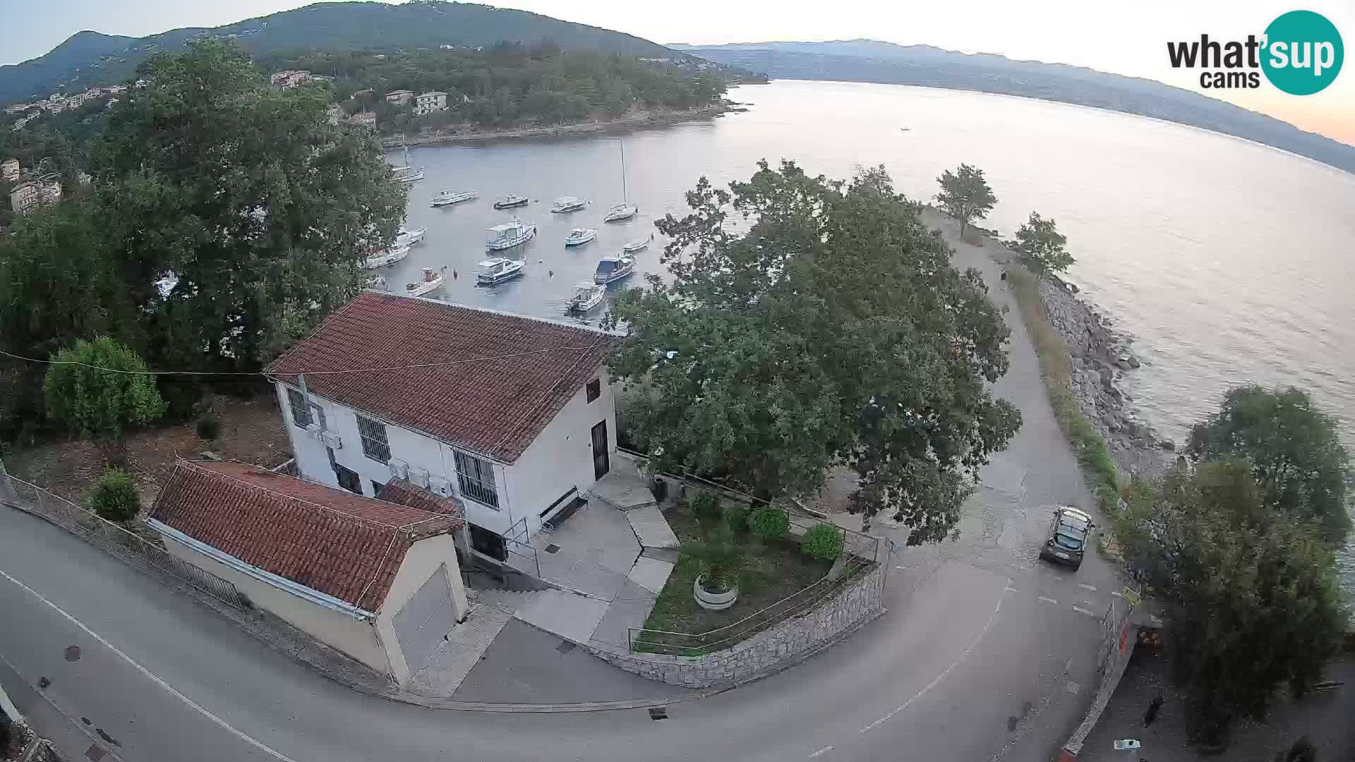 Ika Harbor Webcam – LIVE View of the Harbor and Opatija Lights