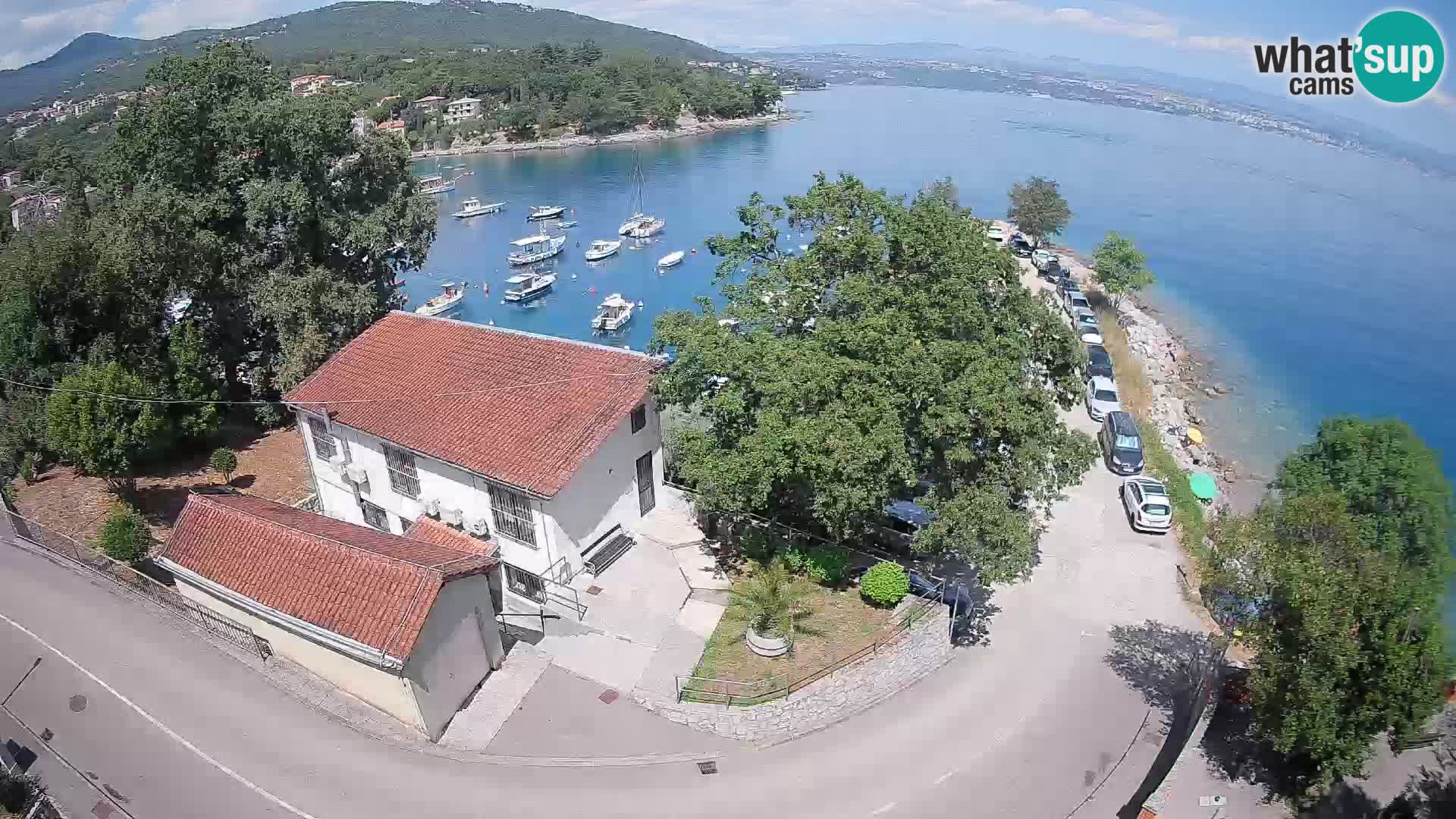 Web kamera luka Ika – Pogled uživo na luku i svjetla Opatije