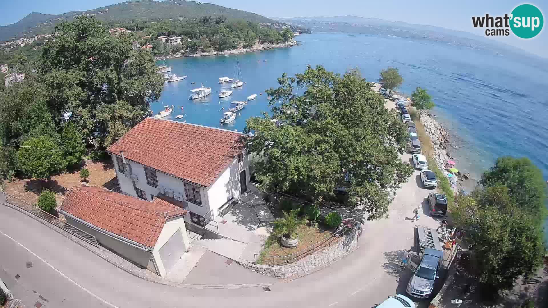 Spletna kamera pristanišče Ika – Pogled v živo na pristanišče in luči Opatije