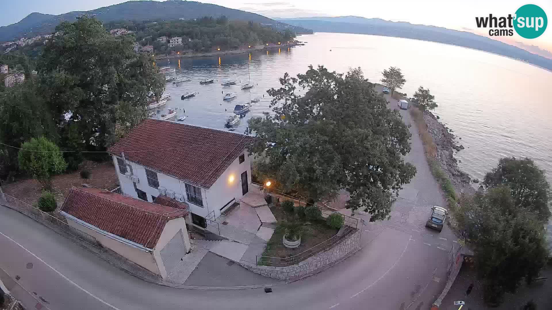 Ika Harbor Webcam – LIVE View of the Harbor and Opatija Lights